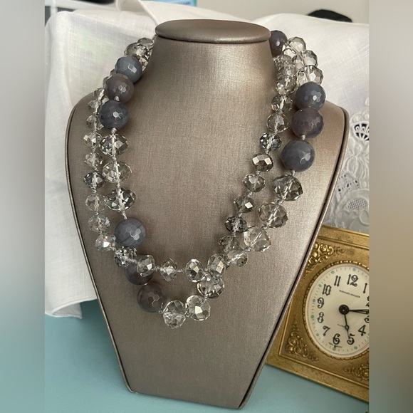 LONG STRAND CRYSTAL AND GLASS GREY TONE NECKLACE. - Picture 2 of 7